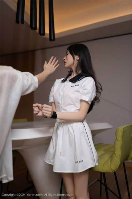 另类图片欧美小说校园海报